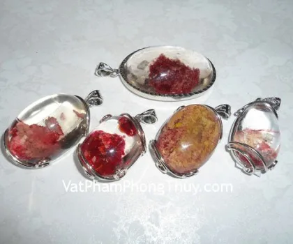 Tỳ hưu đá lam ngọc, có đế liền vuông M008